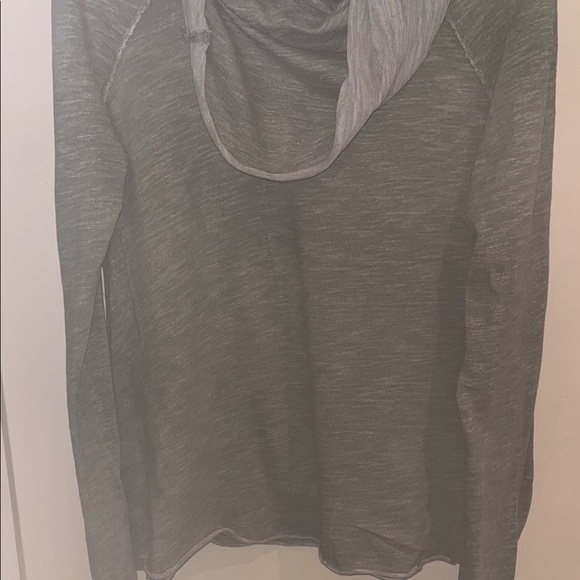 FP Beach Green Cowl Neck / hoodie long sleeve shirt OS / preowned - Picture 4 of 12